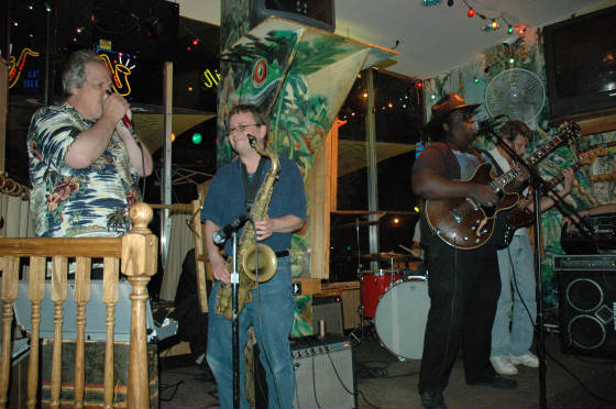 BluesJamspics/BigBoyBluesJamwithSethandEugene.JPG
